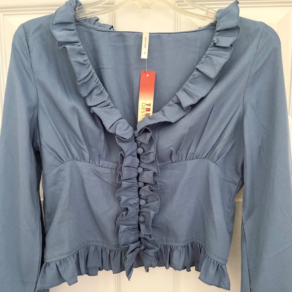 Pretty Rouched Blouse - Picture 2 of 3